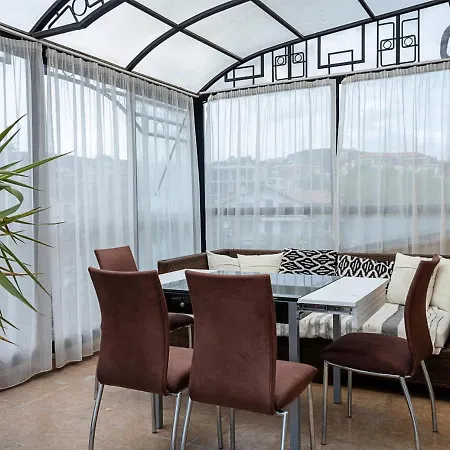 Sunny With Large Terrace & Pool Access By Flat Manаger Апартамент