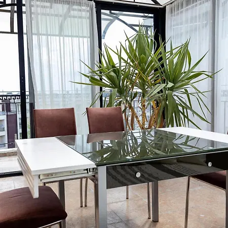 Апартамент Sunny With Large Terrace & Pool Access By Flat Manаger *